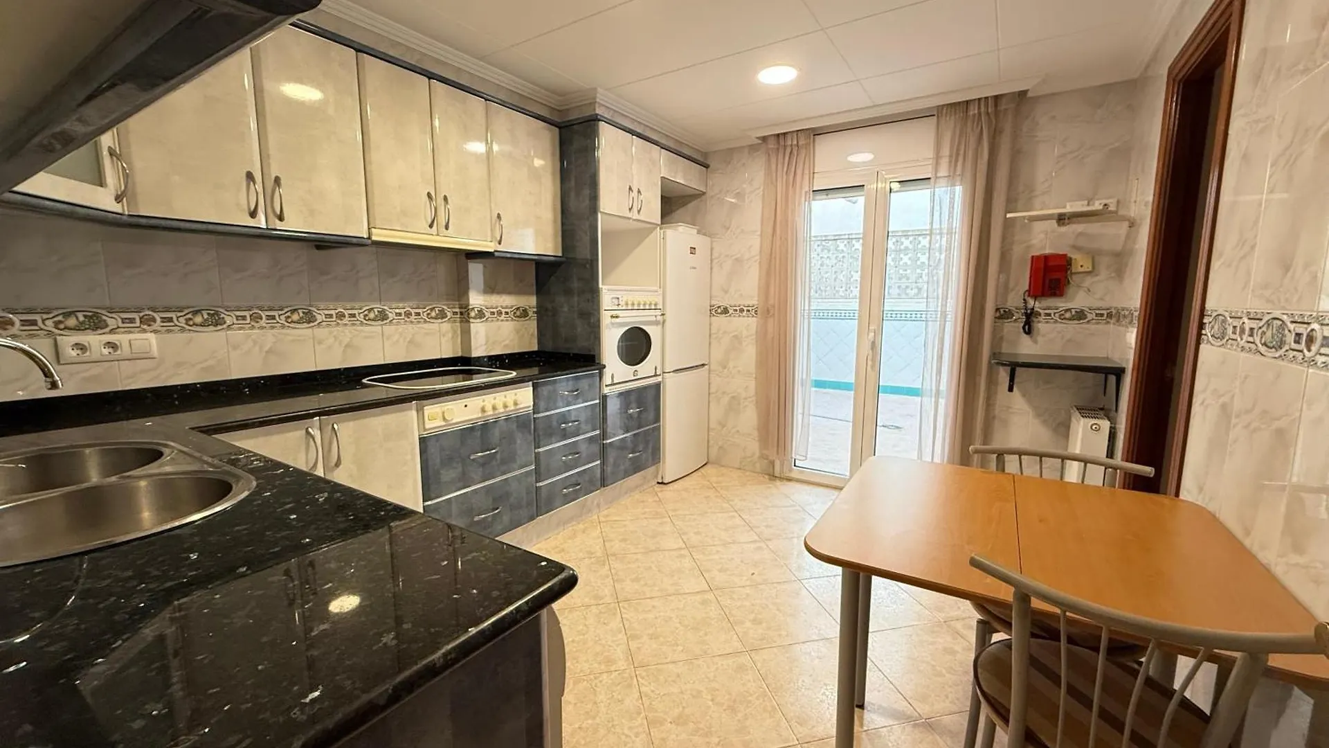 Ferienwohnung Agi Vinya Gran Roses 0*,
